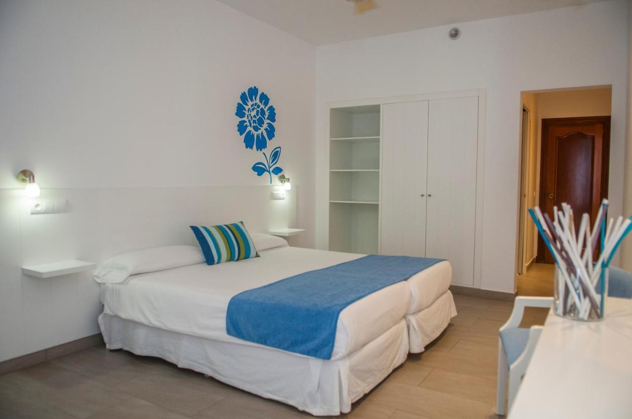 Hostal Xuroy Cala Alcaufar Eksteriør bilde