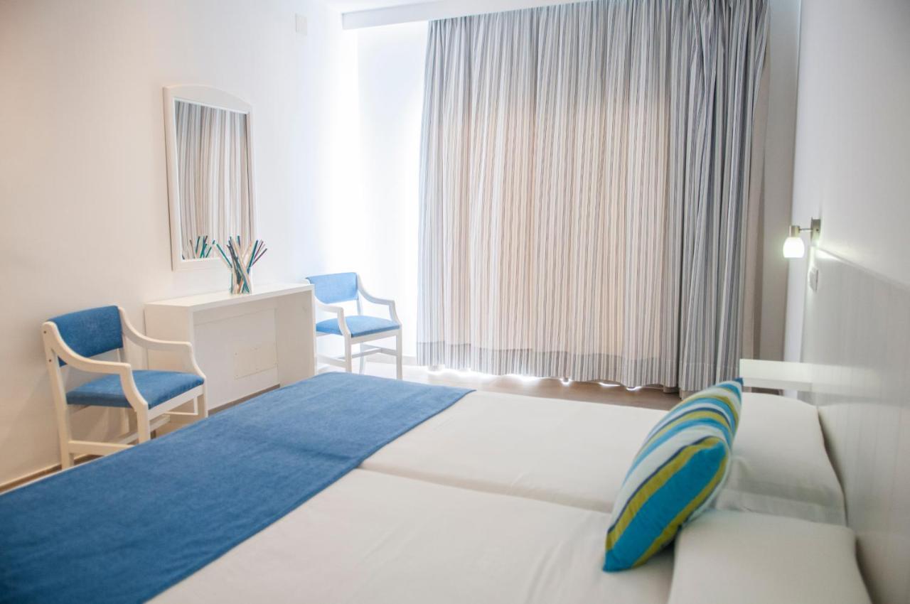 Hostal Xuroy Cala Alcaufar Eksteriør bilde