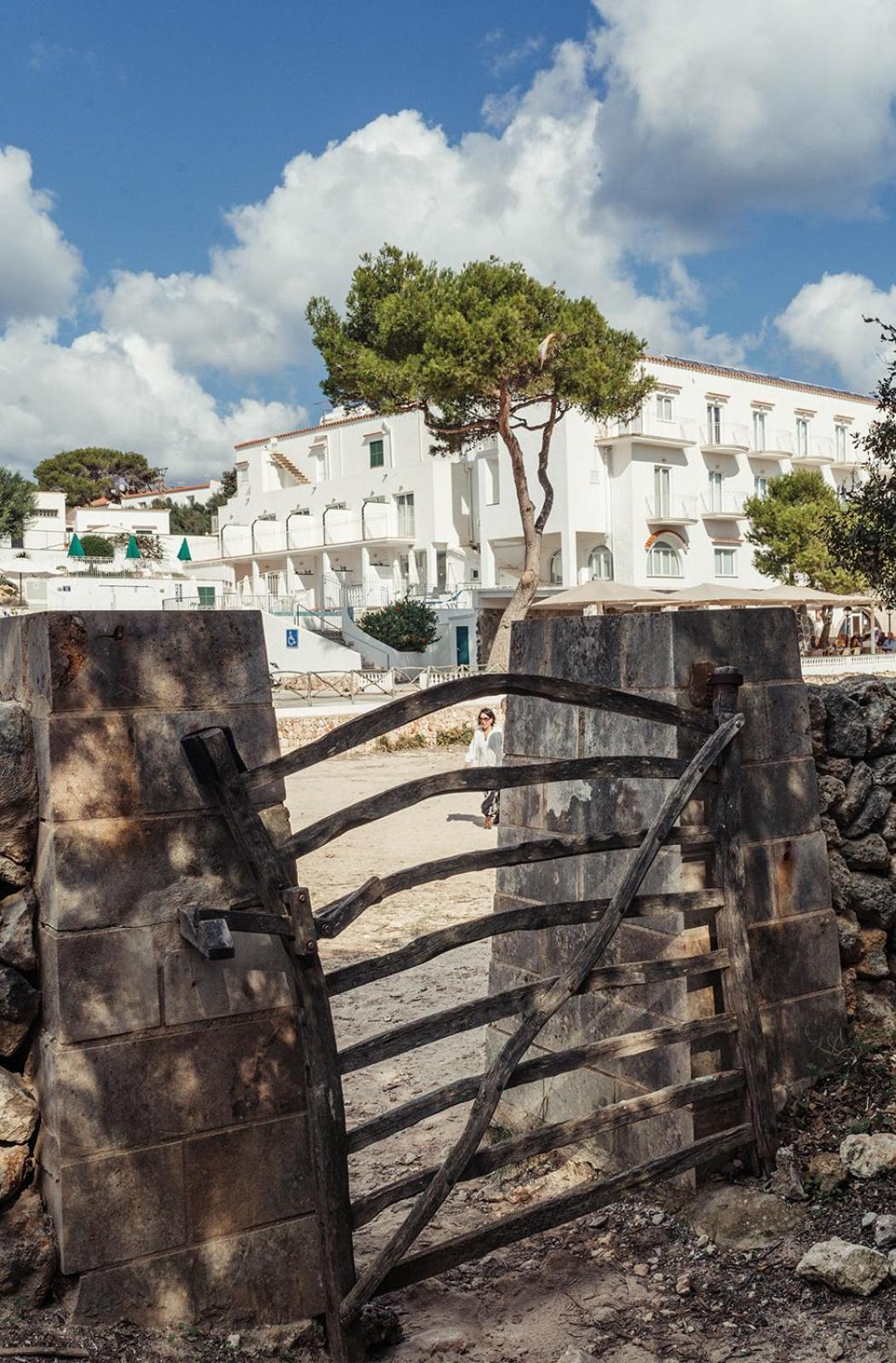 Hostal Xuroy Cala Alcaufar Eksteriør bilde