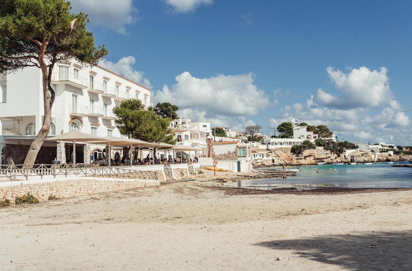 Hostal Xuroy Cala Alcaufar Eksteriør bilde