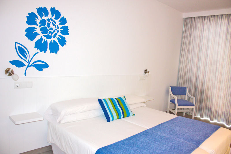 Hostal Xuroy Cala Alcaufar Eksteriør bilde