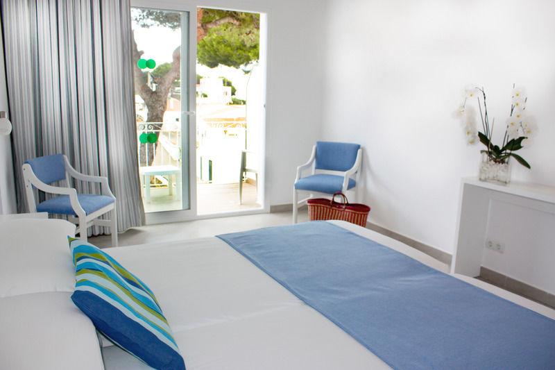 Hostal Xuroy Cala Alcaufar Eksteriør bilde